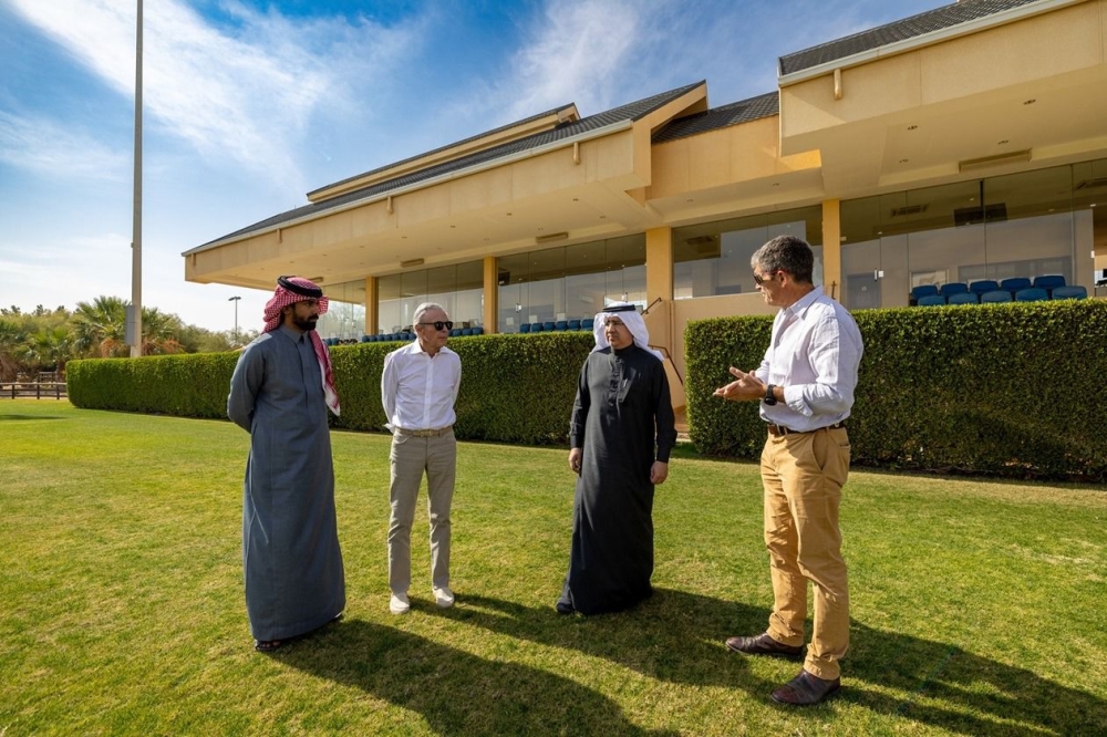 رئيس الاتحاد الدولي يزور ميادين البولو