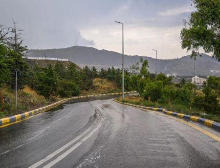 “الأرصاد”: أمطار ورياح شديدة على الباحة وجازان