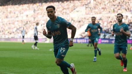 بورنموث يكتسح نيوكاسل 4-1ويوقف سلسلة انتصاراته بالدوري الإنجليزي