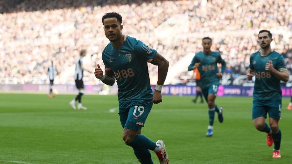 بورنموث يكتسح نيوكاسل 4-1ويوقف سلسلة انتصاراته بالدوري الإنجليزي