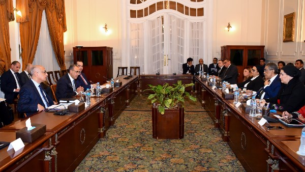 وزير الخارجية يجتمع مع رئيس اللجنة العليا الدائمة لحقوق الإنسان