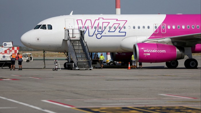 أسهم Wizz Air تنخفض بعد تحذير من الربح الثاني في ستة أشهر