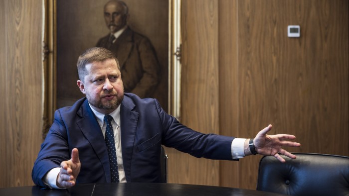 يريد رئيس البنك المركزي التشيكي شراء مليارات اليورو في بيتكوين