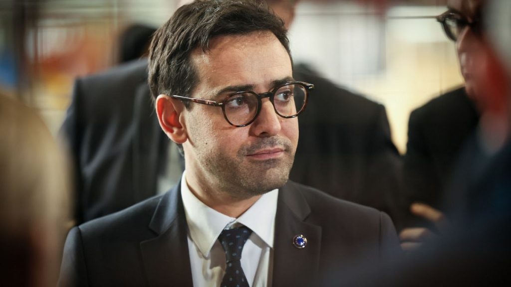 تم تهميش الأسلحة النووية في قواعد تسرب بشأن المساعدات الحكومية للتكنولوجيا النظيفة