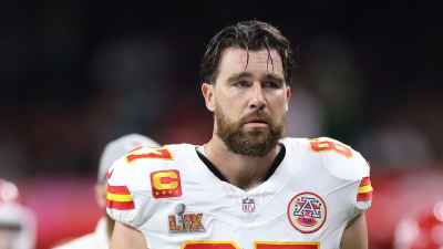 يتفاعل Travis Kelce مع خسارة Kansas City Chiefs Super Bowl