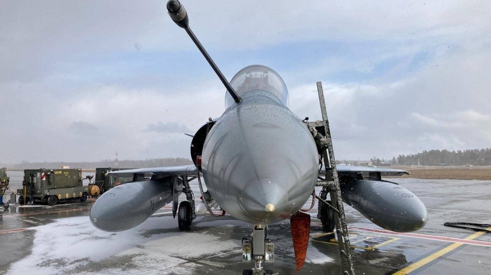 خطة لترمب لإنهاء الحرب بين موسكو وكييف.. وفرنسا تسلم أول مقاتلة لأوكرانيا