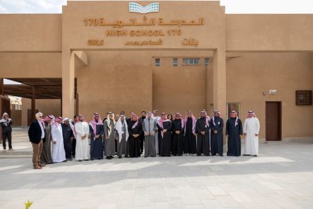 بالشراكة مع “الرياض الخضراء”.. “التعليم” تعلن تأهيل وتشجير مدرستين في حي العزيزية