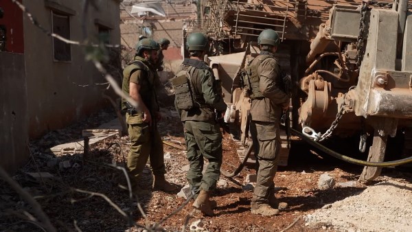 جيش الاحتلال انسحب من جنوب لبنان باستثناء 5 مواقع