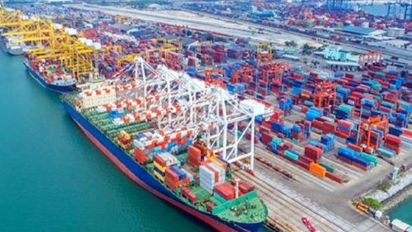 تداول 13 ألف طن بضائع عامة ومتنوعة بموانئ البحر الأحمر