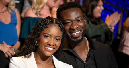 يتدفق Dotun Olubeko من Bachelorette على الخيرية لوسون في تحية حلوة: “الحب هو ببساطة أنت”