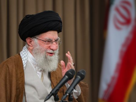 خامنئي يوجه بتعزيز علاقات بلاده مع أفغانستان