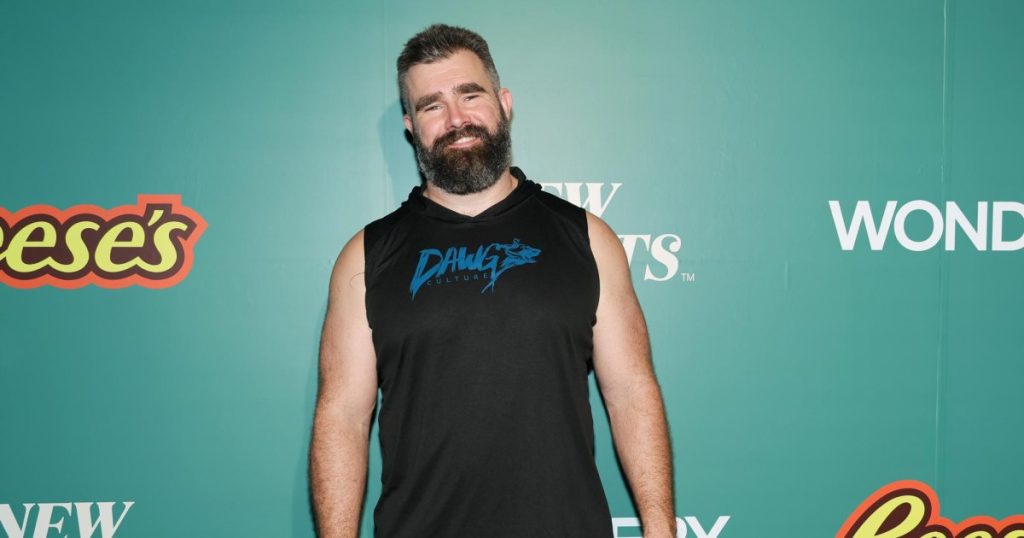 جيسون كيلس يحصل على عقله في رؤية قارئ النخيل في نيو أورليانز قبل 2025 سوبر بول