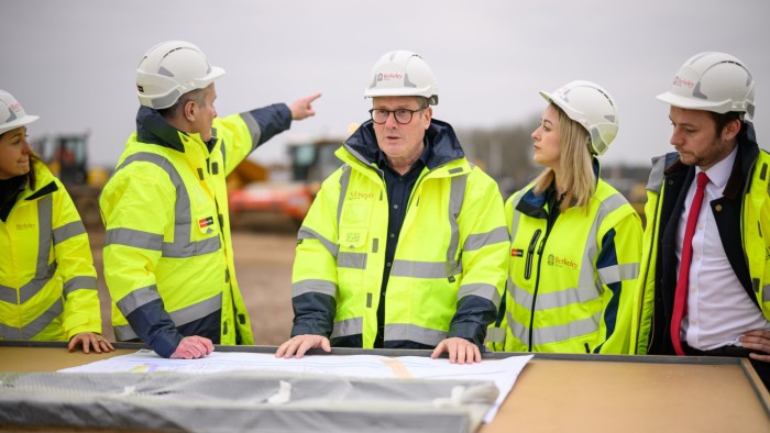 من سيبني بريطانيا؟