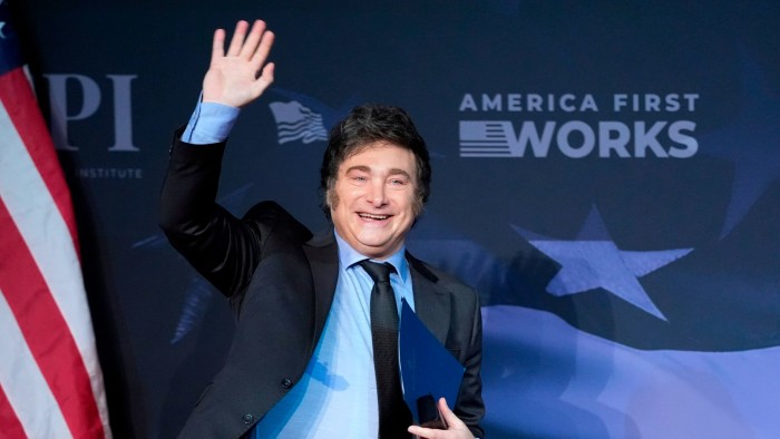 سعي خافيير مايلي لنزع فتيل قنبلة مكافحة العملة في الأرجنتين