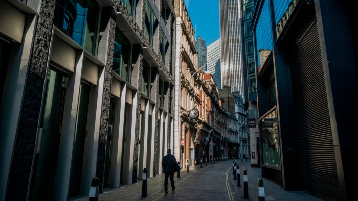 تفشل الشركات في إيقاف أموال الإجازة التي يتم خصمها من دفعات الوباء