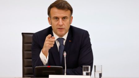 يقول ماكرون إن ترامب “electroshock” يوفر فرصة لإحياء