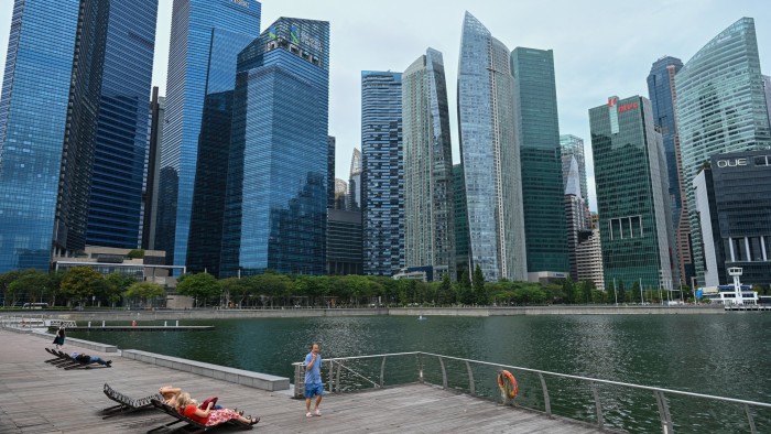 منظم سنغافورة لحقن 4 مليارات دولار في سوق الأوراق المالية لتعزيز القوائم