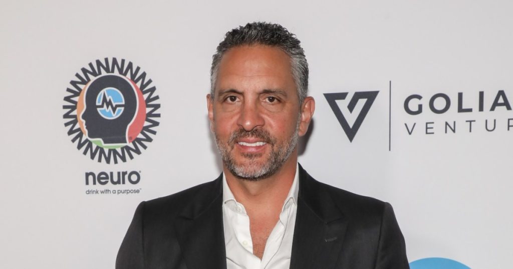 يحتوي Mauricio Umansky على صفيحة معدنية ، 12 مساميرًا تم إدخالها بعد كسر الترقوة في حادث التزلج