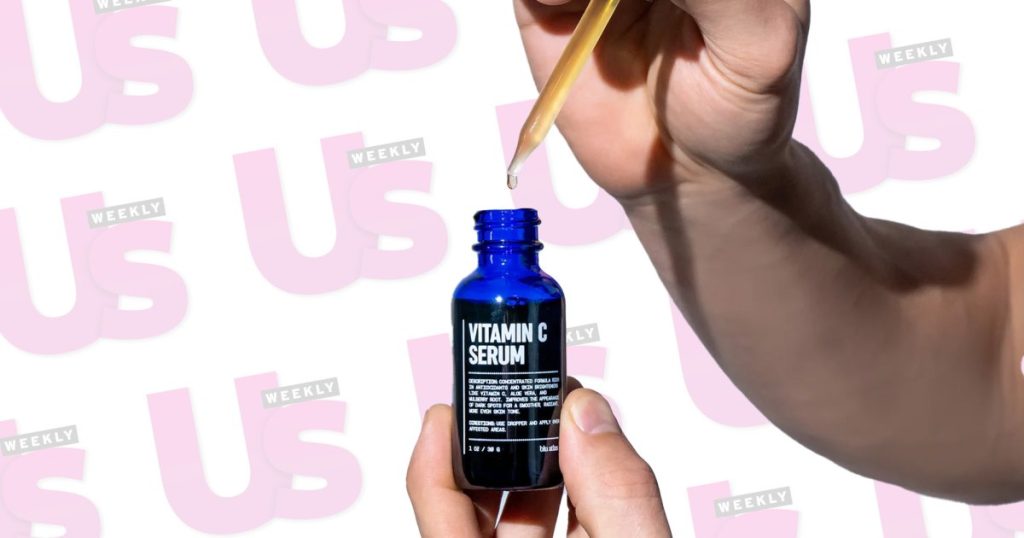 يمنح مصل فيتامين C المركّز بشرة شتوية ممل دفعة من الاهتزاز – إنه فقط 35 دولارًا