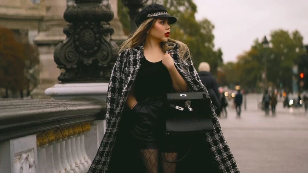 أسما إبراهيم تنشر صورا من إطلالاتها في برنامجها حبر سري