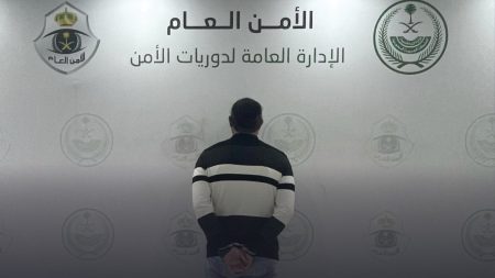 جدة.. ضبط مخالف باستغلال الأطفال في التسول بالطرقات العامة