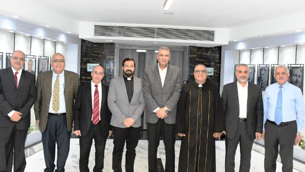 وفد الأقباط الإنجليين يقدم التهنئة لمحافظ أسوان بمناسبة عيد الفطر المبارك