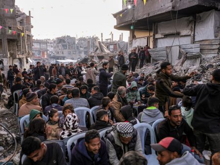 نتنياهو يوقف المساعدات لغزة وحماس تندد بالقرار وتصفه بالابتزاز الرخيص