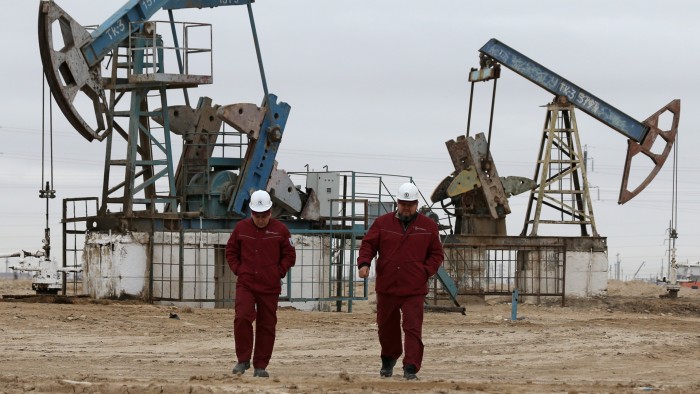 ترتفع أسعار النفط على أمل OPEC+ U-Turn عند الإنتاج