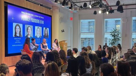 المزيد من الأصوات الإناث في تمويل المشروع