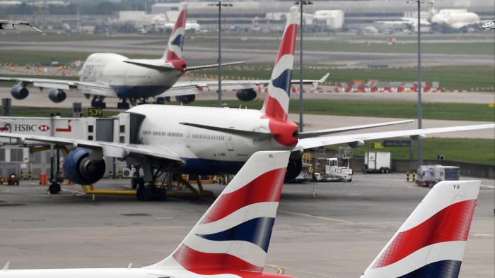 ينظر هيثرو إلى بناء مدرج ثالث أقصر في محاولة لخفض التكاليف