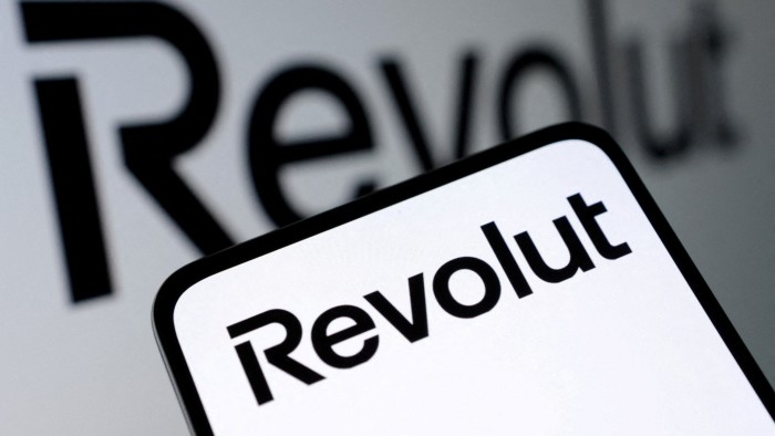 تحديات قانونيات ثورة وتأشيرة ضد منظم المدفوعات في المملكة المتحدة