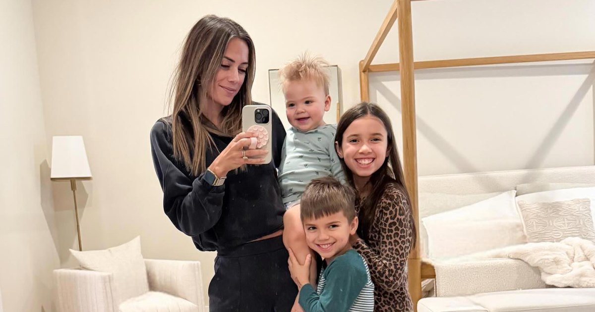 أنهت جانا كرامر وسائل التواصل الاجتماعي لأطفالها بعد أن كانت الابن جاس 6 تشعر بالقلق إزاء المتابعين