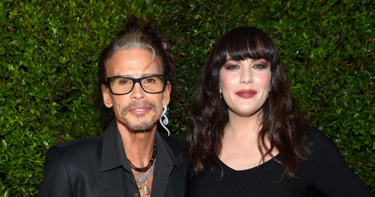 دليل لليفة وستيفن تايلر جدل العائلة لم شمل الوالدين ومور