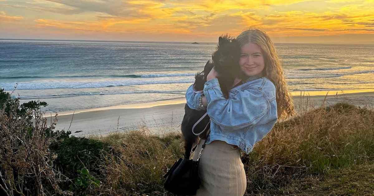 المؤثر الذي تم تشخيصه بسرطان القولون القابل للشفاء في سن 21