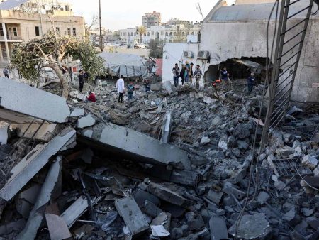 بالصور والفيديو.. مستشفى المعمداني بغزة هدف للقصف الإسرائيلي