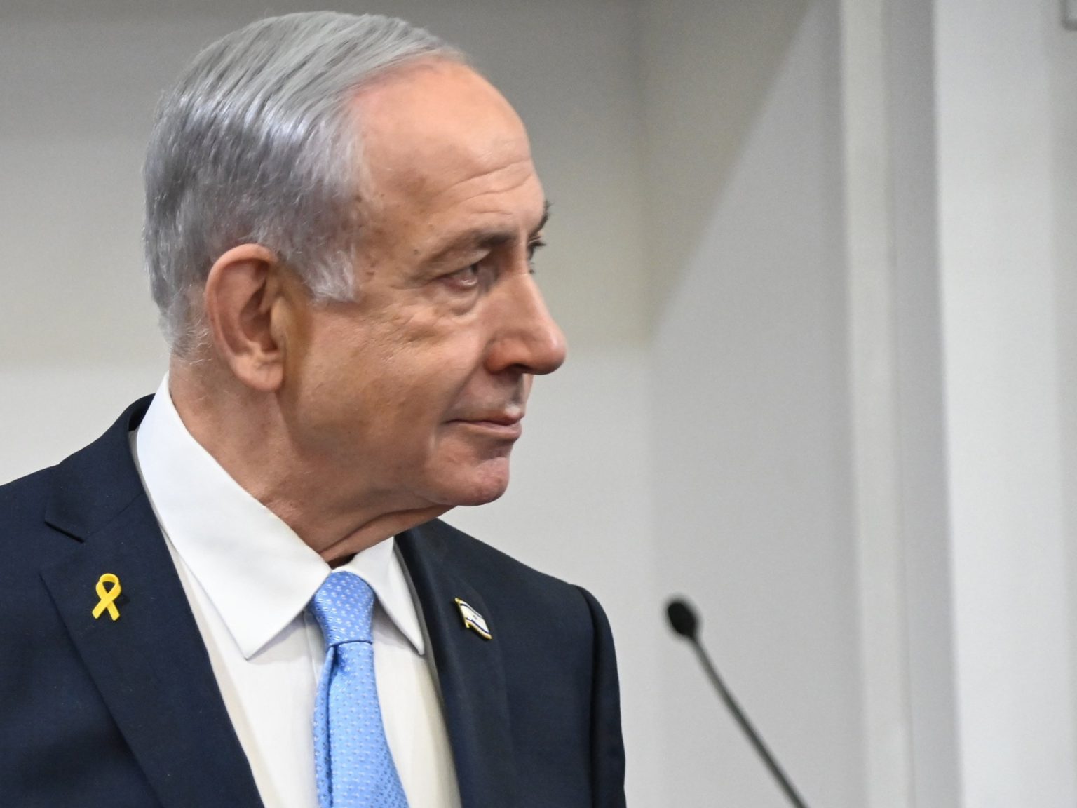 نتنياهو يثني على ابنه لشتمه ماكرون: يائير صهيوني حقيقي