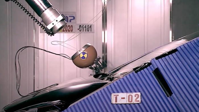 توخيل ترامب على سيارة “اختبار كرة البولينج”