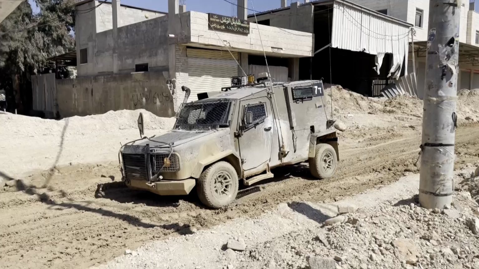 الاحتلال يجبر أكثر من 800 فلسطيني على إخلاء منازلهم بطولكرم