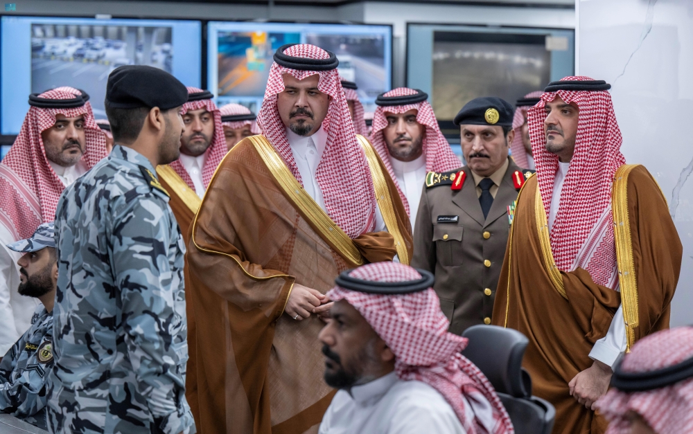 وزير الداخلية يشيد بجهود مركز عمليات أمن المسجد النبوي