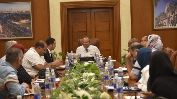 محافظ بورسعيد يناقش تنفيذ خطة رفع كفاءة وصيانة الحدائق العامة والمتنزهات محافظ بورسعيد يناقش تنفيذ خطة رفع كفاءة وصيانة الحدائق العامة والمتنزهات