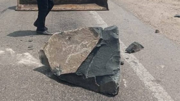 وقوع صخرة من سيارة على طريق دمياط بورسعيد وإصابة شخصين
