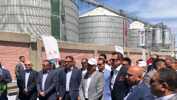 رئيس الوزراء يتفقد أعمال تطوير ميناء غرب بورسعيد