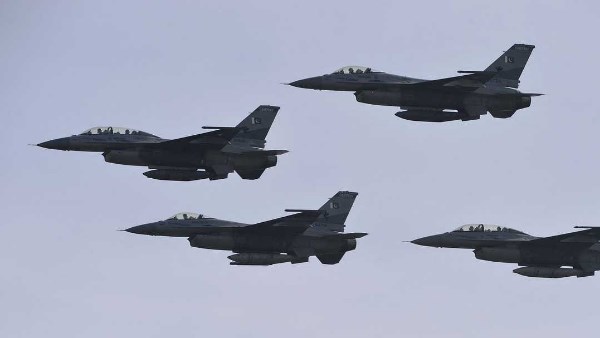 الهند تغلق المجال الجوي أمام طائرات باكستان