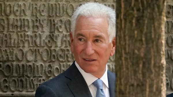 رغم فضائحه .. “الشيوخ” الأمريكي يقر تعيين صهر ترامب سفيرًا لدى فرنسا