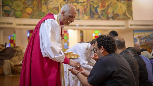 رئيس أساقفة الكنيسة الأسقفية: التعليم أساس العمل الروحي