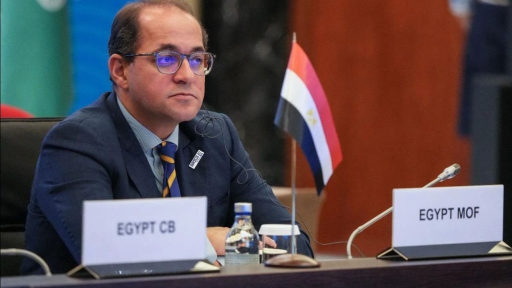 وزير المالية للمولين: نتعامل معكم بما يرضي الله..وكلنا في صف واحد