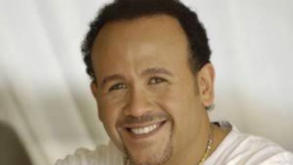 هشام عباس نجم حفل ثاني أيام عيد الأضحى على مسرح البالون