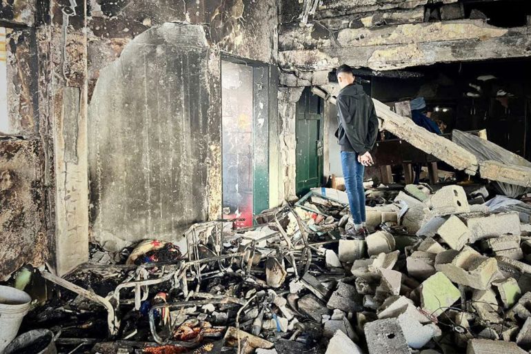 من المجزرة الوحشيّة التي ارتكبها الاحتلال، ليل أمس، بقصف مدرسة فهمي الجرجاوي التي تؤوي نازحين بحي الدرج بمدينة غزة، راح ضحيتها 36 شهيدًا -من وكالة شهاب