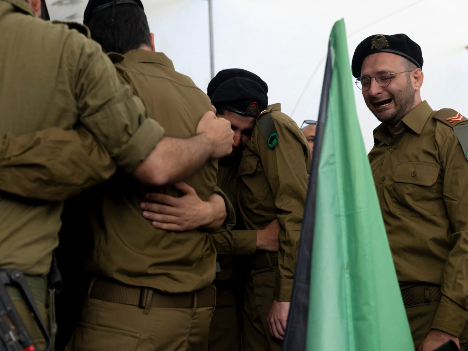 مشاكل تواجه الاحتلال بغزة: عدم استدعاء الاحتياط وانتحار الجنود ورفضهم للقتال