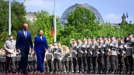 يلتقي فريدريش ميرز مع رئيس الوزراء الدنماركي ميتي فريدريكسن في برلين